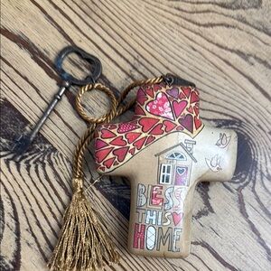 Artful Cross with Heart Design